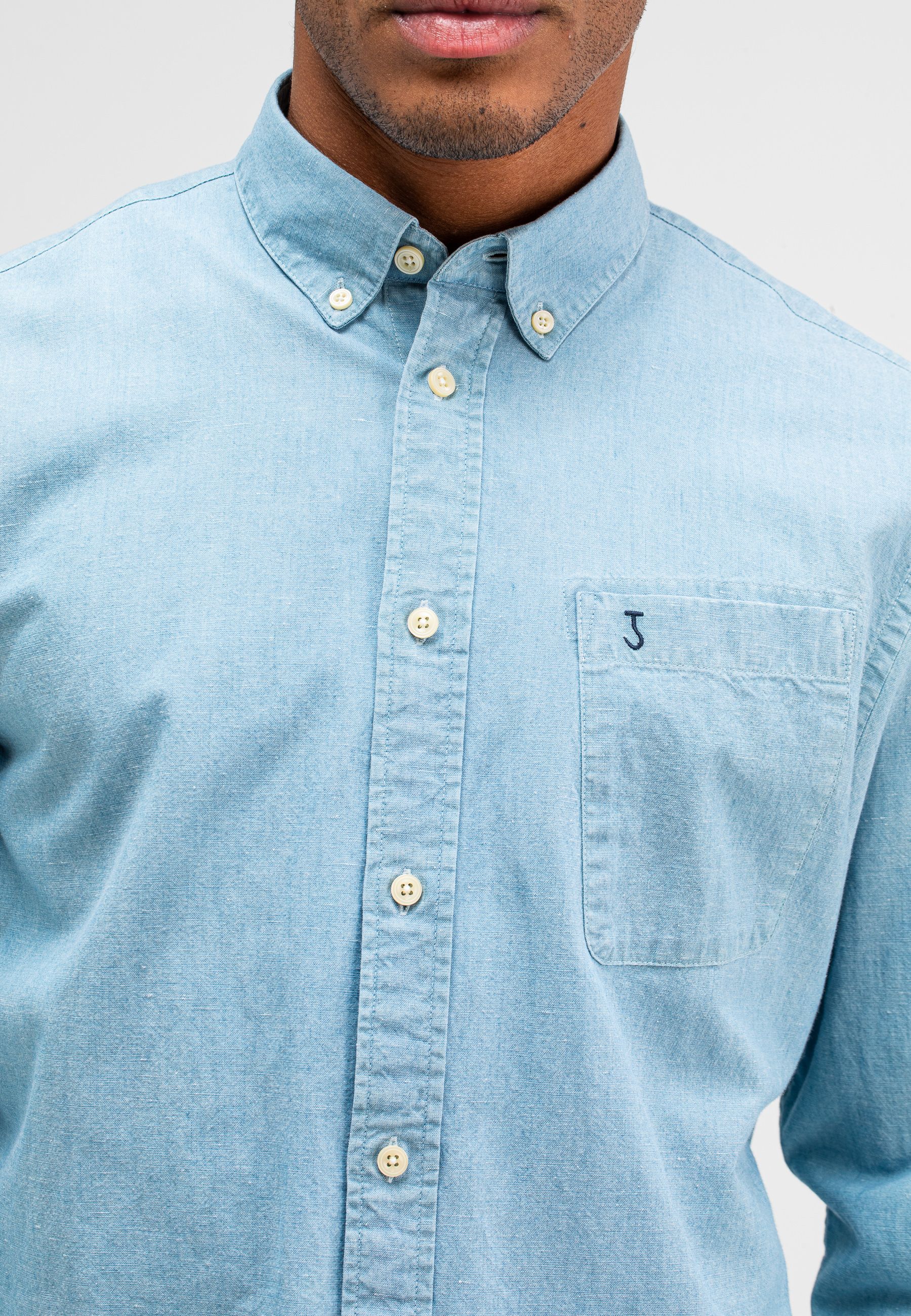 Aidan Chambray Shirt